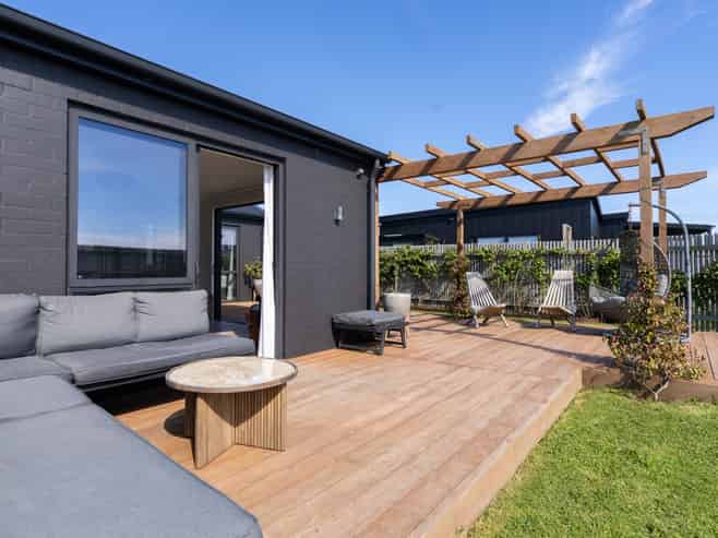 16 Tunarau Street, Raglan