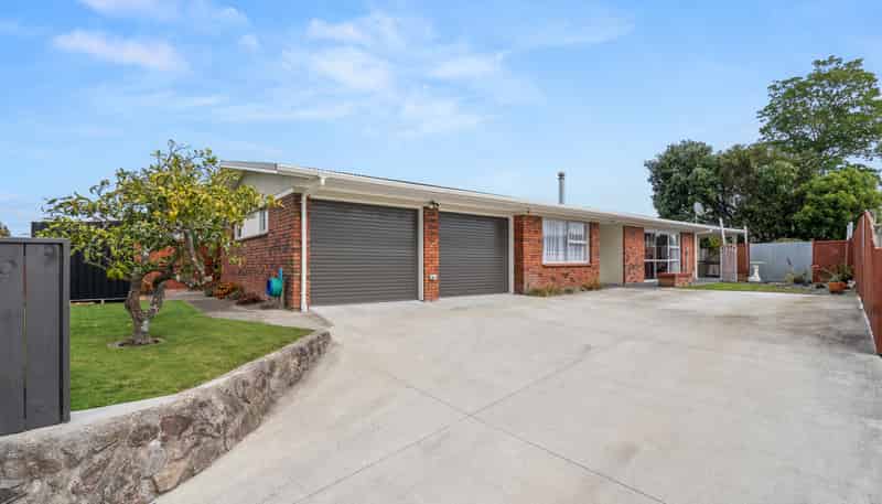 27 Meadowland Street, Matua