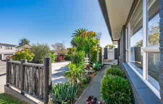13 Chums Road, Paraparaumu Beach