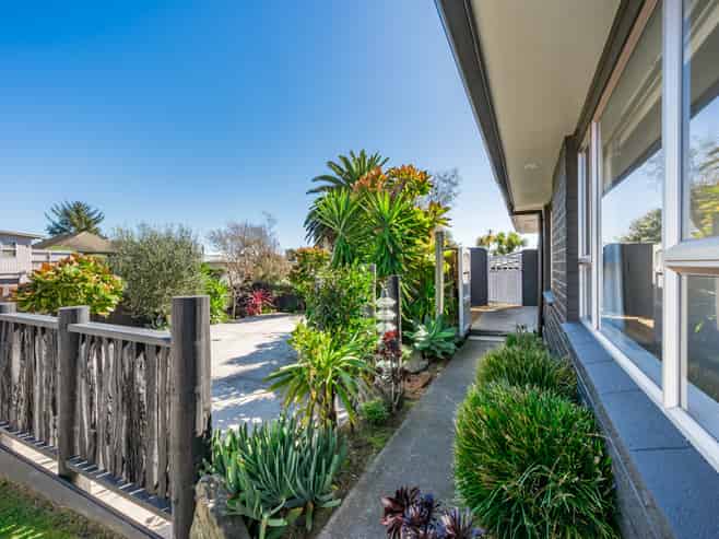 13 Chums Road, Paraparaumu Beach