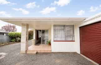 2/12 Caxton Street, Onekawa