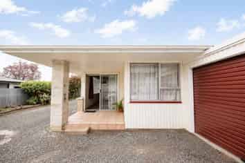 2/12 Caxton Street, Onekawa