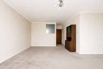 2/12 Caxton Street, Onekawa