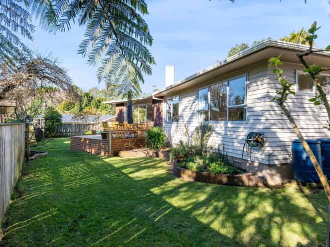 5a Marina Grove, Frankleigh Park
