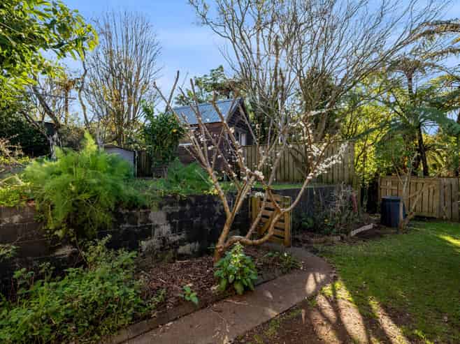 5a Marina Grove, Frankleigh Park