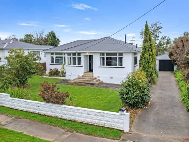 28 Hendersons Line, Marton