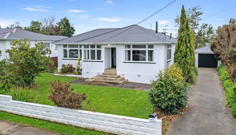 28 Hendersons Line, Marton