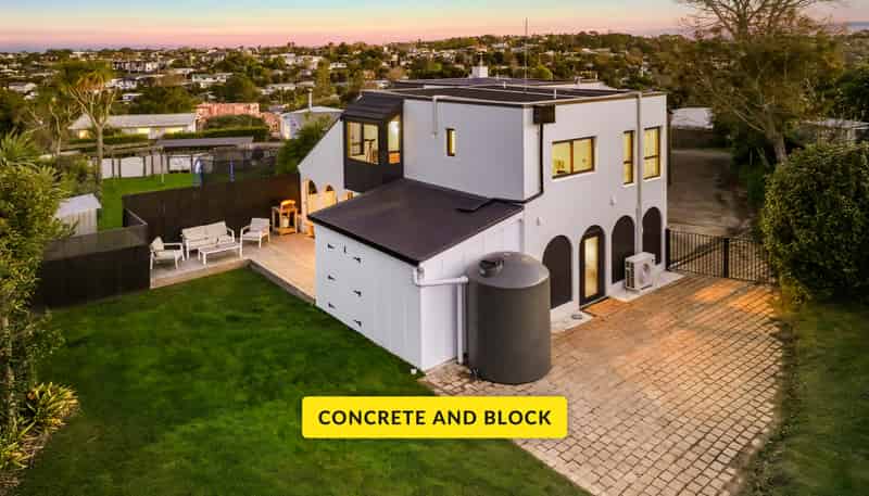 2/26 Salem Place, Torbay