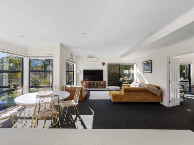 78 Pemberton Avenue, Bayview