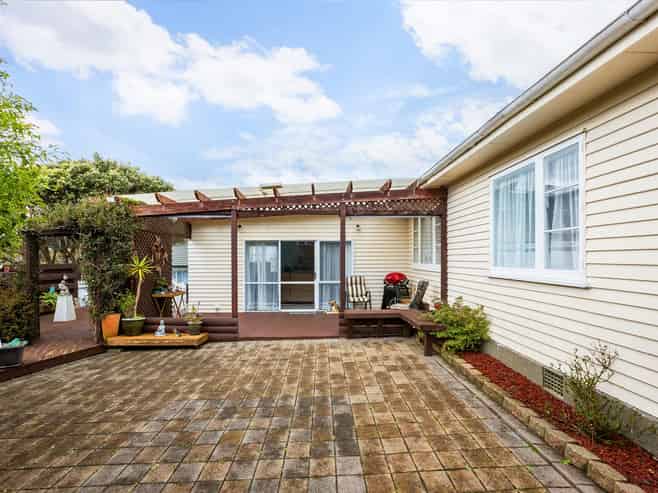 32 Horokiwi Road West, Newlands