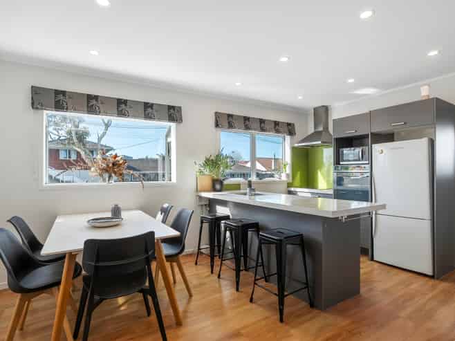34 Fowlds Avenue, Sandringham