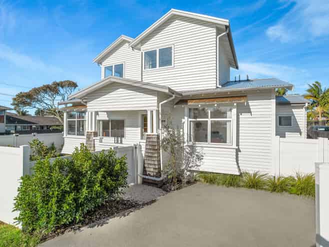 34 Fowlds Avenue, Sandringham