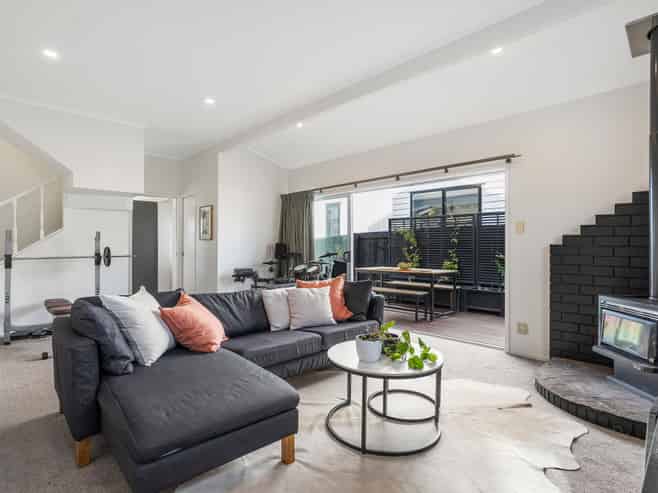 34 Fowlds Avenue, Sandringham