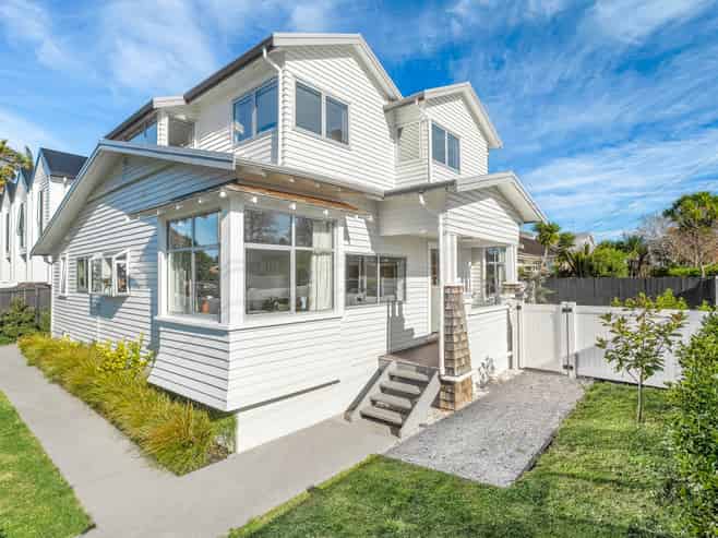 34 Fowlds Avenue, Sandringham
