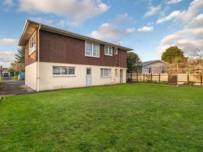 42 Te Kanawa Crescent, Henderson