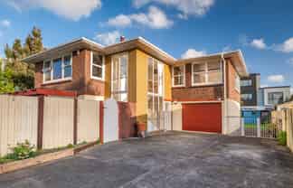 42 Te Kanawa Crescent, Henderson