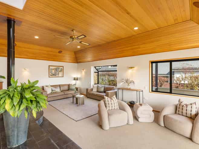10 Sycamore Place, Wanaka