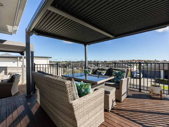 172 Pinecrest Drive, Gulf Harbour