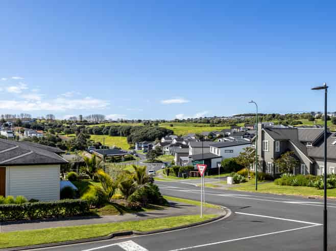 172 Pinecrest Drive, Gulf Harbour
