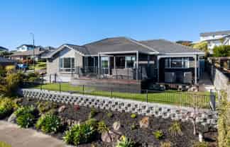 172 Pinecrest Drive, Gulf Harbour