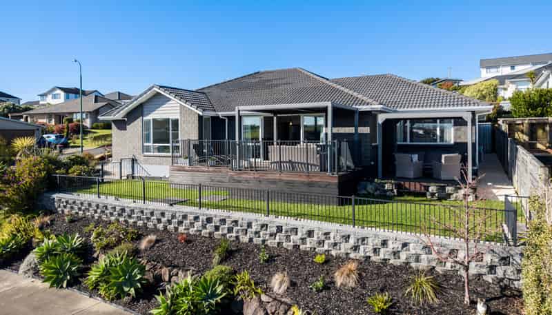 172 Pinecrest Drive, Gulf Harbour