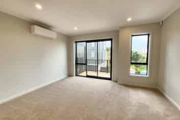 6/35 Marine Parade, Hobsonville
