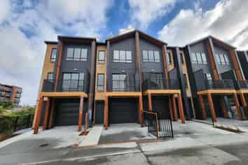 6/35 Marine Parade, Hobsonville