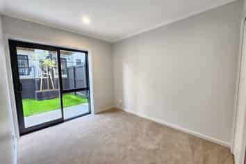 6/35 Marine Parade, Hobsonville