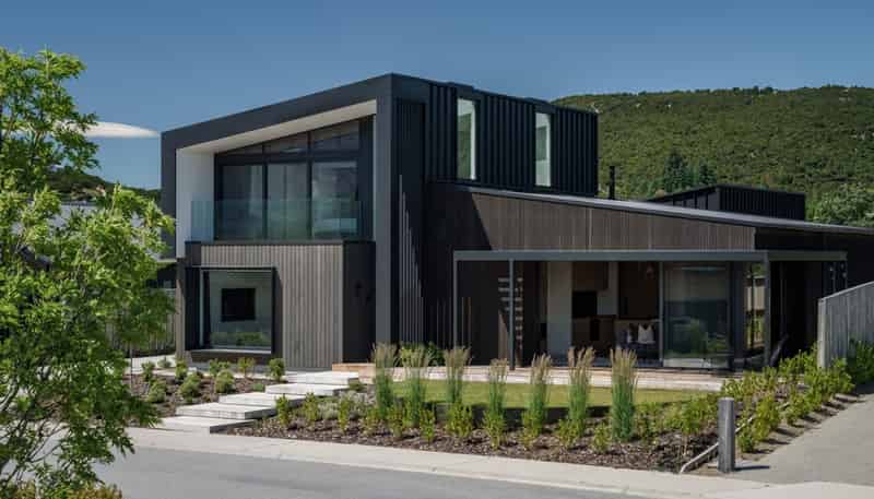 16 Robrosa Street, Wanaka