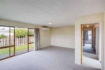 2/16 Galway Street, Tamatea