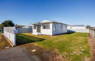 1 Warren Street, Foxton Beach