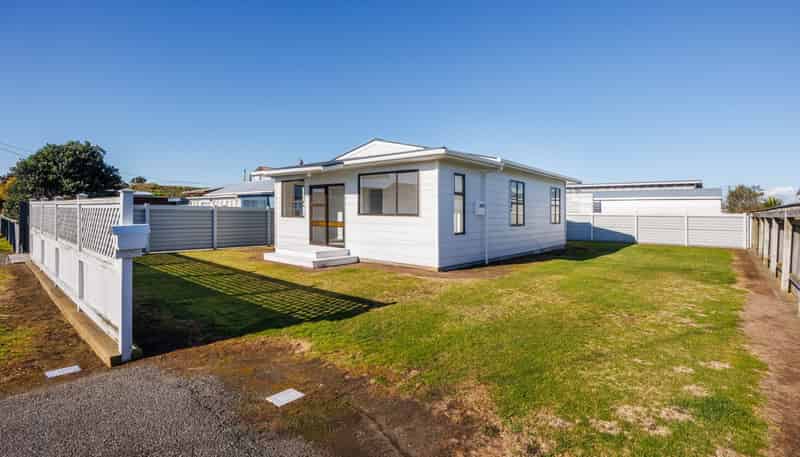 1 Warren Street, Foxton Beach