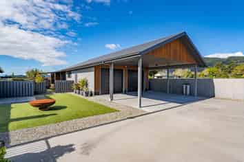 259 Ranzau Road, HOPE