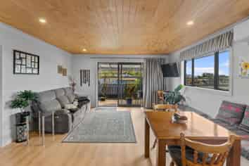 259 Ranzau Road, HOPE