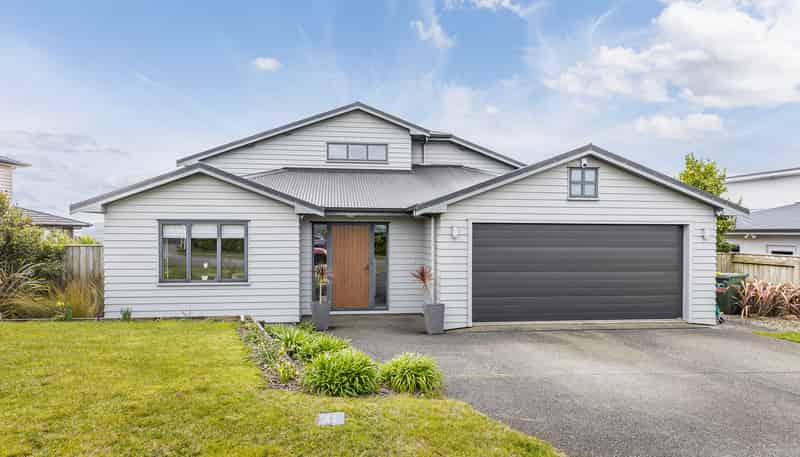 75 Endeavour Drive, Whitby
