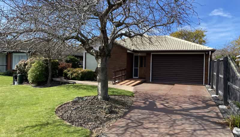 12b  Dumfries Drive, Hei Hei