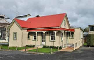 Attractive Small Office - Ideal Professionals