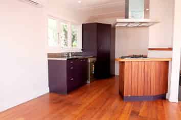 13 The Esp, Raumati South