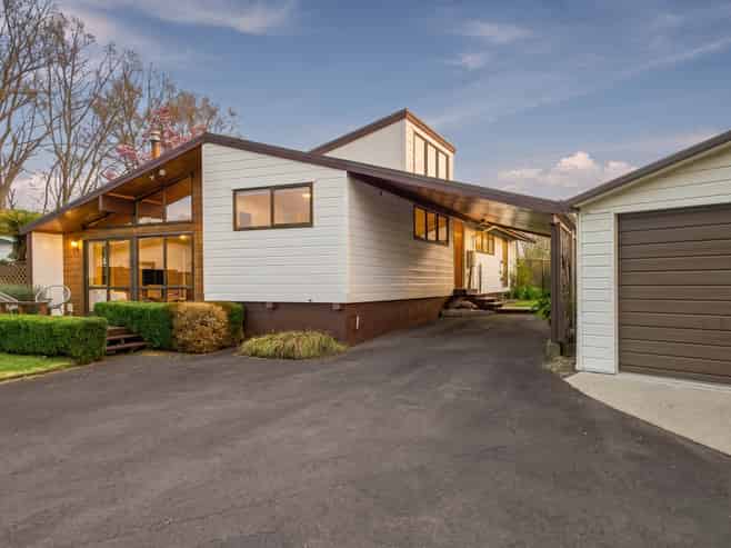 29 Marlowe Drive, Leamington