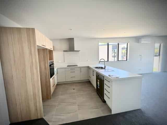 16 Manuka Place, Cambridge
