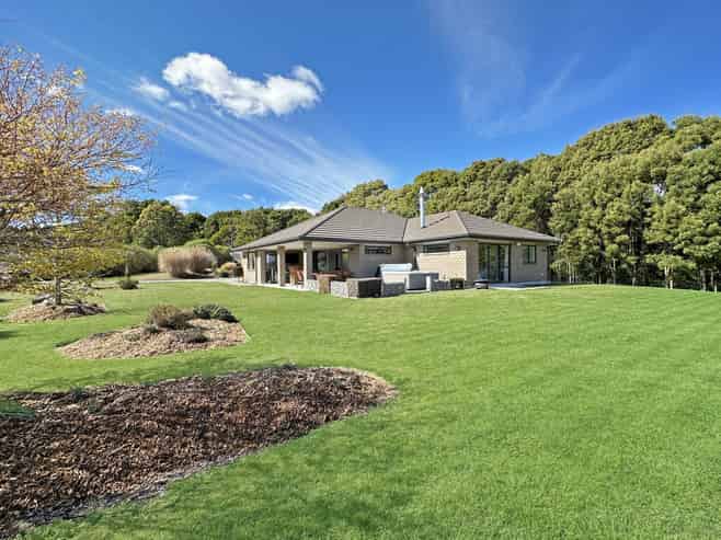 12 Lacebark Drive, Kinloch