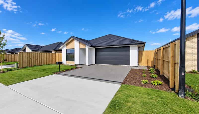 64 Crossley Ave, Ravenswood