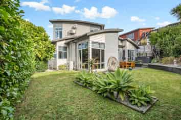 18 Meadowbank Drive, Belmont