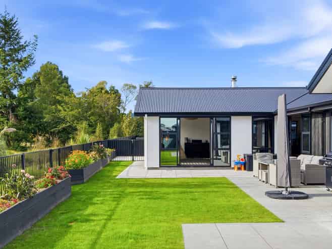 8 Tuwhare Lane, Mosgiel