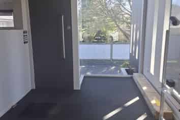 TE ATATU PENINSULA PROFESSIONAL OFFICE SUITE
