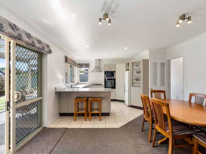 4 Ashleigh Way, Waikanae Beach