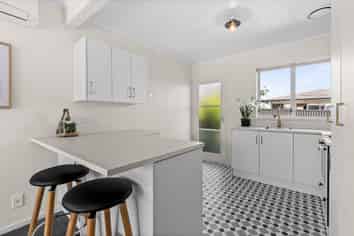 1/50 Middle Road, Havelock North