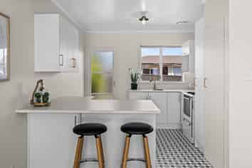 1/50 Middle Road, Havelock North