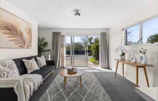 1/50 Middle Road, Havelock North