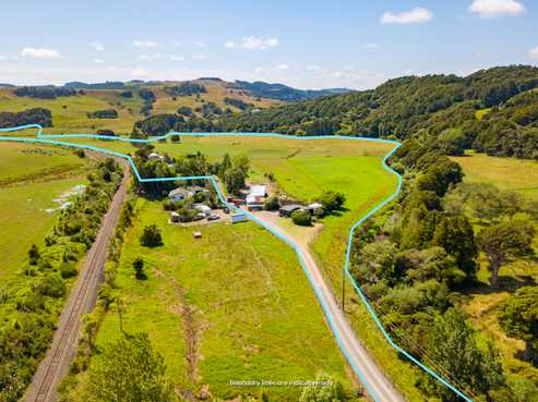35 & 35A Cane Road, Waimauku
